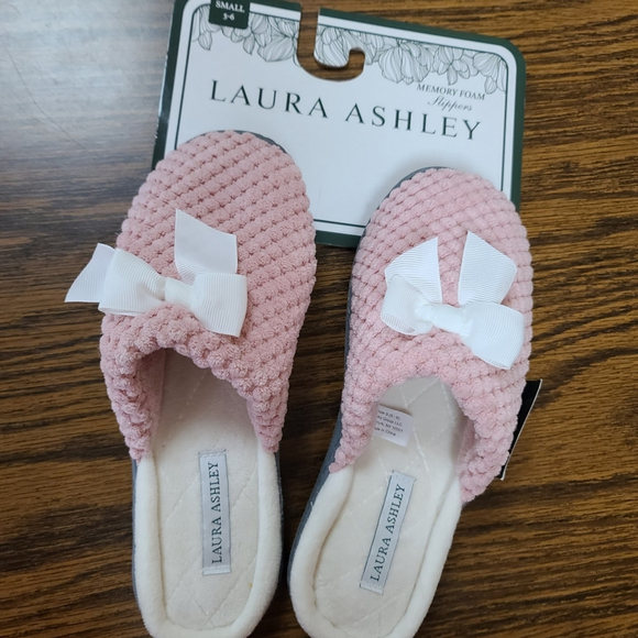 Laura Ashley Women's Oat Milk Slippers Size S 5-6 NWT - Picture 6 of 7